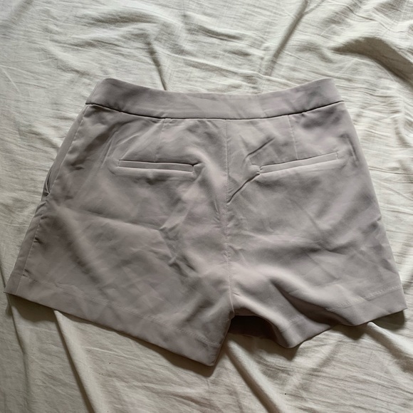 Classy short - Picture 5 of 5